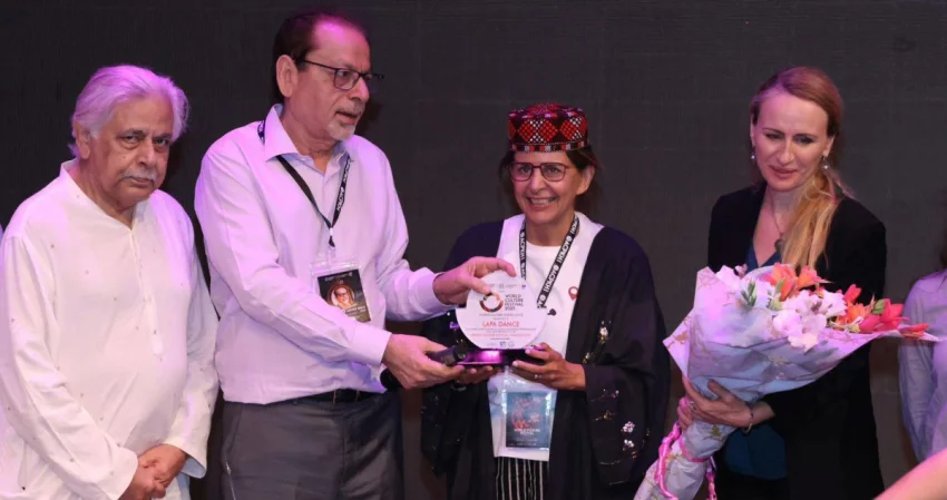 'حيث تموت الكلمات' رسالة عميقة في 'مهرجان الثقافة العالمي 2 ' 2 'حيث تموت الكلمات' رسالة عميقة في 'مهرجان الثقافة العالمي 2 '