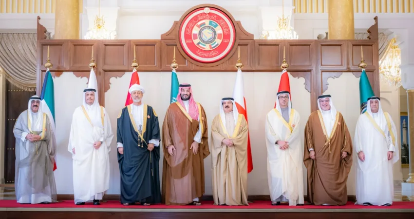 قمة المنامة: أمن وازدهار دول مجلس التعاون 'كلٌّ لا يتجزأ' 2 قمة المنامة: أمن وازدهار دول مجلس التعاون 'كلٌّ لا يتجزأ'