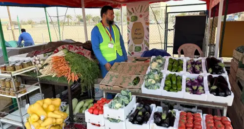 العماني: السوق مرخّص من الجهات المعنية ومنتجاته 'عبدلية' طازجة