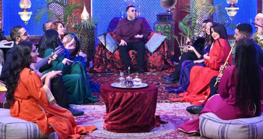 الغفولي... يعيد تقديم 'شويخ من أرض مكناس' بأسلوب الجلسة 2 الغفولي... يعيد تقديم 'شويخ من أرض مكناس' بأسلوب الجلسة