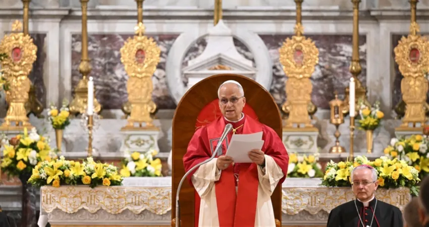 البابا ليو يجدد الاستعداد لاستضافة محادثات بين موسكو وكييف