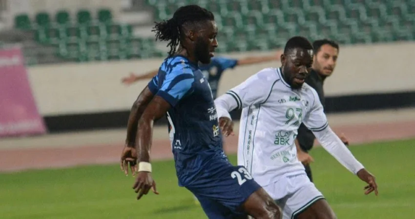 العربي يهزم السالمية... وكاظمة يلتقي الساحل غداً 2 العربي يهزم السالمية... وكاظمة يلتقي الساحل غداً