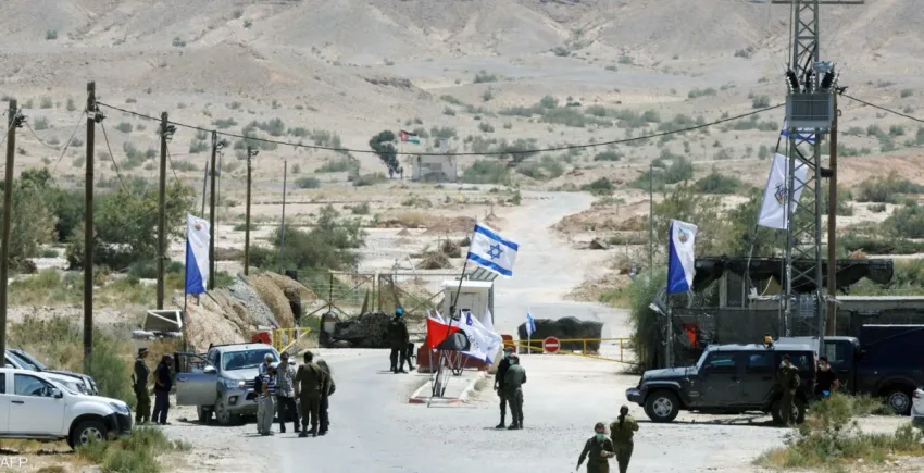 تل أبيب تبني على حدودها... حاجزاً أمنياً ومصائد درون