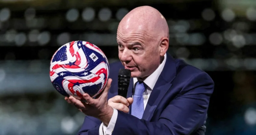 إنفانتينو يتوقع فوز السعودية على إسبانيا