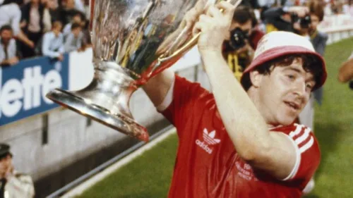 وفاة أسطورة نوتنغهام فورست جون روبرتسون