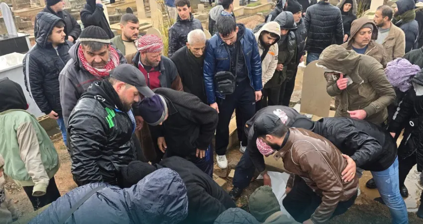 أنصار السنّة تتبنى تفجير مسجد في حمص... وسط استنكار عالمي 2 أنصار السنّة تتبنى تفجير مسجد في حمص... وسط استنكار عالمي