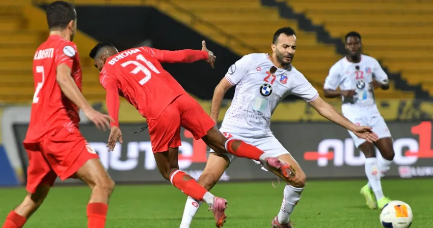 الكويت والعربي... 'استمرار المنافسة'