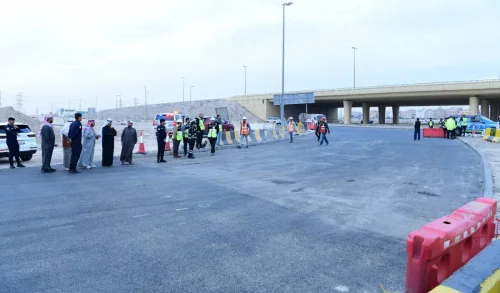 محافظ الفروانية يفتتح توسعة مخرج جنوب عبدالله المبارك 2 محافظ الفروانية يفتتح توسعة مخرج جنوب عبدالله المبارك