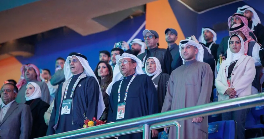 'أزرق اليد' عبر الهند... لمواجهة هونغ كونغ