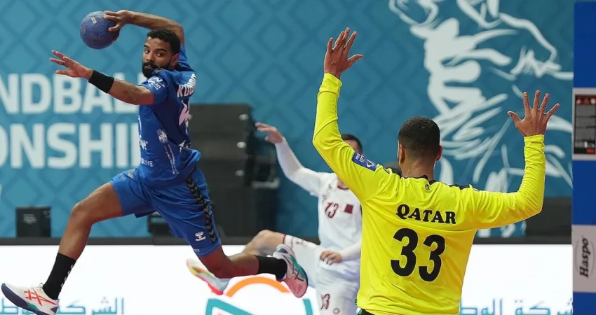 'عرش آسيا لليد'... بين 'الأحمر' و'العنابي'