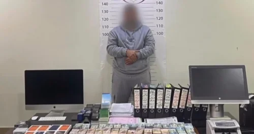 النائب الأول يشرف على ضبط عصابة دولية متورطة في النصب الإلكتروني والحوالة البديلة وغسل الأموال 2 النائب الأول يشرف على ضبط عصابة دولية متورطة في النصب الإلكتروني والحوالة البديلة وغسل الأموال
