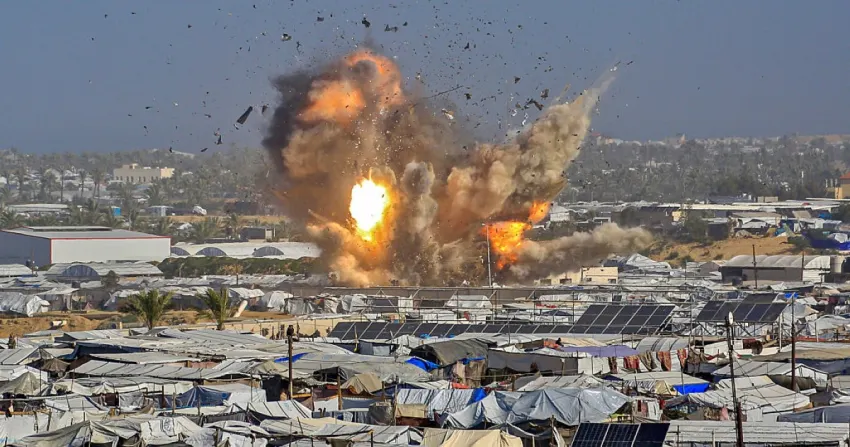 غزة: 9 شهداء بقصف إسرائيلي على مناطق متفرقة بالقطاع 2 غزة: شهداء وجرحى بقصف إسرائيلي على مناطق متفرقة بالقطاع