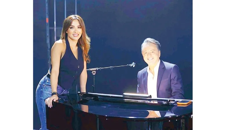 ندى رمال تفاجئ زوجها مروان خوري على المسرح