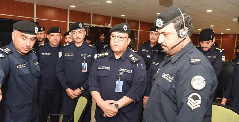 وكيل وزارة الداخلية يتفقد غرفة التحكم المركزي وعمليات الإدارة العامة للمرور