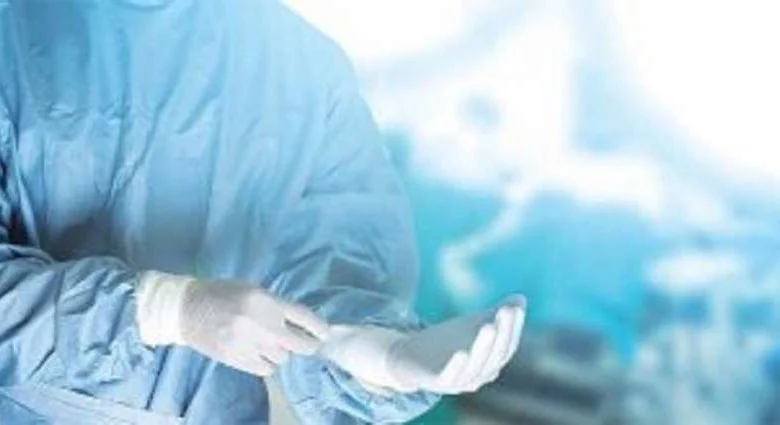 غرفة عمليات سرية في مركز طبي مشهور يقودها طاقم من المخالفين