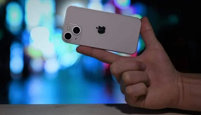 اختفاء آيفون ميني بعد 1000 يوم فقط على إطلاقه ... لماذا تخلصت أبل منه؟