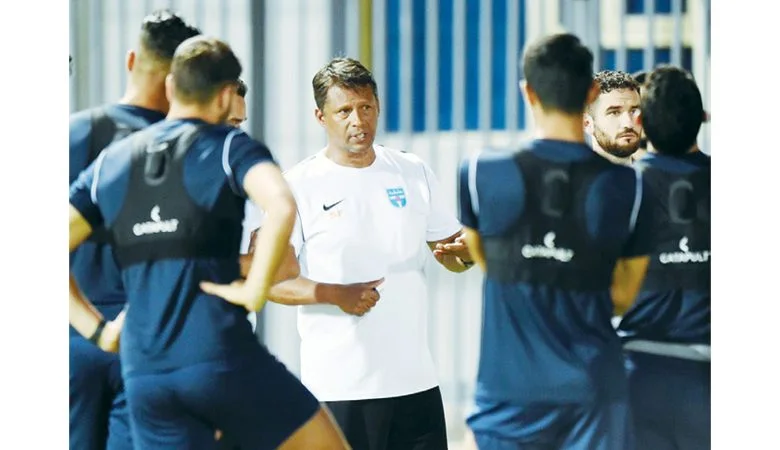 بوسكندر: لا إيقاف لمدرب "البرتقالي" حتى الآن