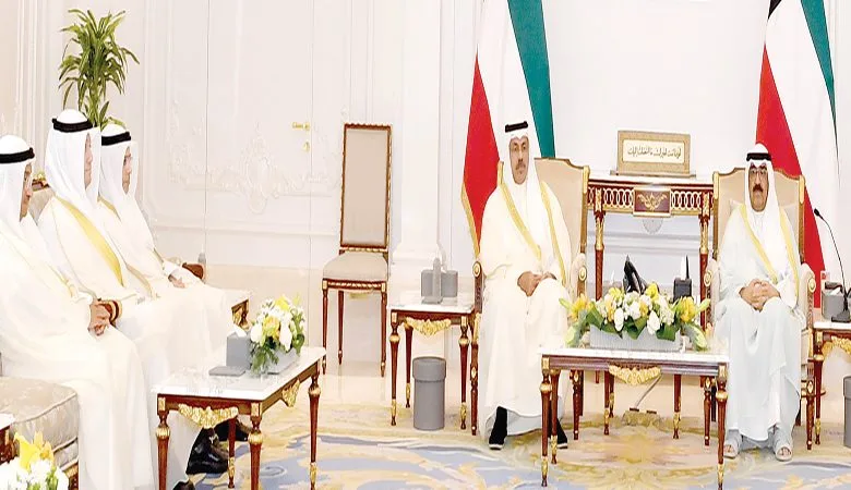نائب الأمير لوزيري التربية والمالية: مضاعفة الجهود لرفعة الوطن