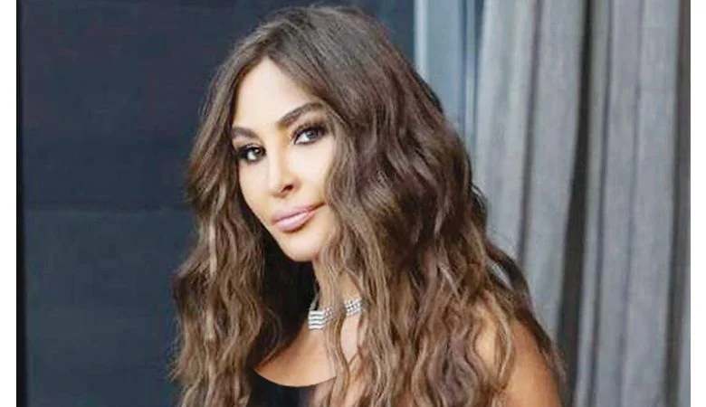 إليسا تدعو إلى دفن الأمة الإسلامية