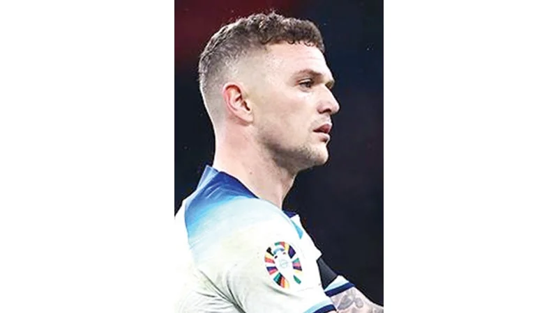 تريبير ينسحب من معسكر إنكلترا لأسباب شخصية