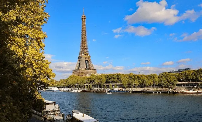 باريس تتصدر قائمة أفضل وجهات السفر حول العالم … ودبي الثانية