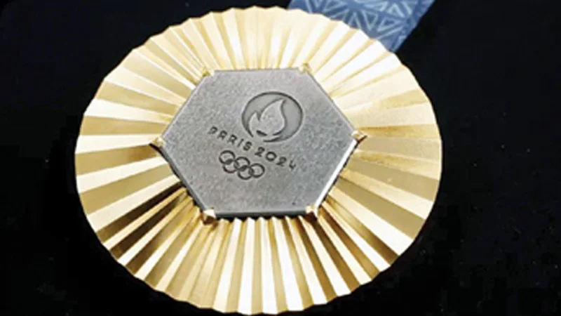 ميداليات الأولمبياد من برج إيفل