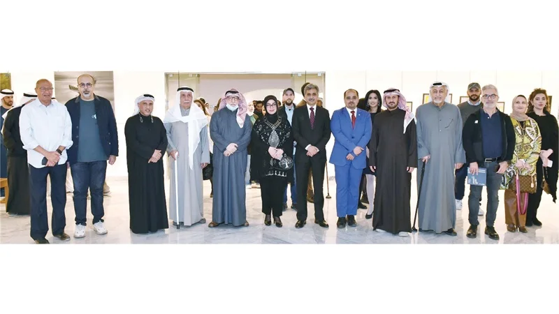 "طيور من الكويت"… برؤية 32 فناناً وفنانة تشكيليين