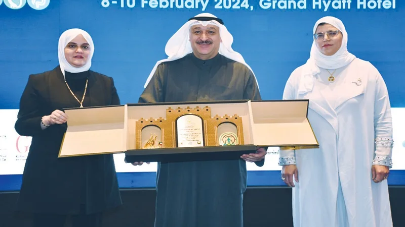 العوضي: تطبيق برنامج "الـ100 يوم" ورقمنة الخدمات أولوية