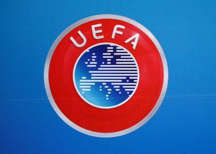 شعار الاتحاد الأوروبي لكرة القدم في صورة من أرشيف رويترز.