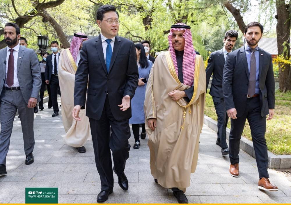 إنفاذا للاتفاق بين المملكة وإيران .. الفريق الفني السعودي يصل إلى طهران - جريدة الوطن السعودية