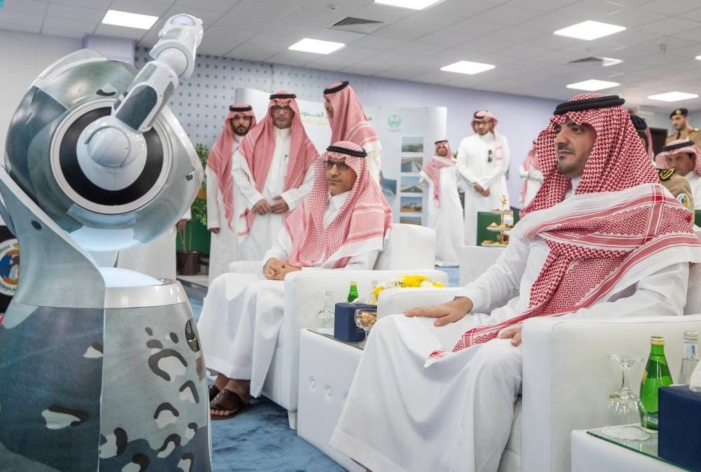 ع / عام / الأمير عبدالعزيز بن سعود يدشن عددًا من المشروعات التابعة للقطاعات الأمنية بالمنطقة الشرقية (واس)1445-04-10 هـ