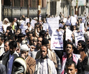 الشرعية تحذر من الممارسات القمعية للحوثيين في صنعا