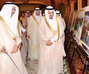نائب خادم الحرمين يطلع على خطة تطوير وسط الرياض