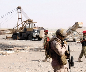 الحوثي يعتدي على فرق نزع الألغام الدولية