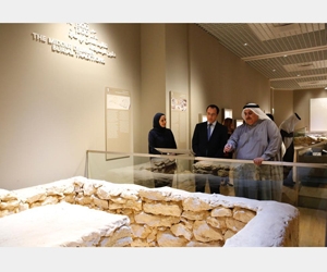 وزير خارجية قبرص يزور متحف البحرين الوطني
