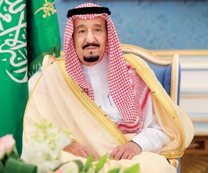 خادم الحرمين وولي العهد يعزيان أمير الكويت في وفاة