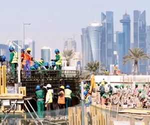 قطر تحظر سفر قياديي شركات بناء مونديال 2022