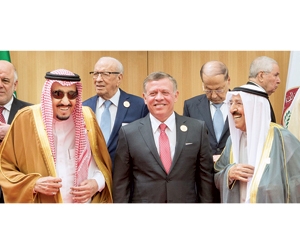 العرب يتمسكون بمبادرة السلام والحرب على الإرهاب