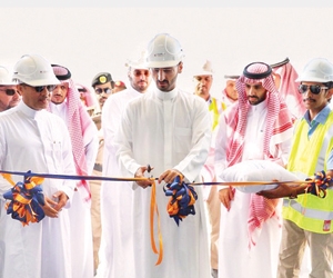 نائب أمير مكة يدشن محطة كهرباء المويه ومشاريع الإس