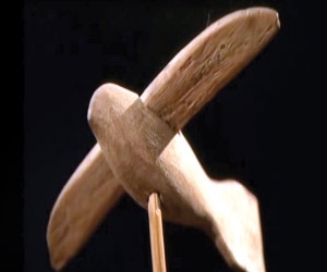 الفراعنة صمموا نموذجا خشبيا     يشبه الطائرات