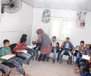 139 طالبا يستفيدون من المركز السعودي في الزعتري