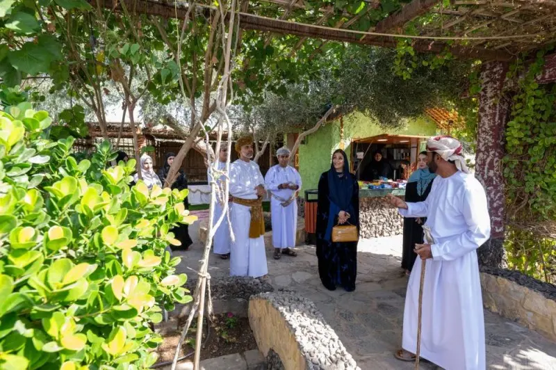 السّيدةُ الجليلةُ تزور محافظة البريمي