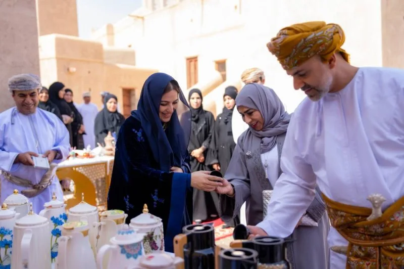 السّيدةُ الجليلةُ تزور محافظة البريمي