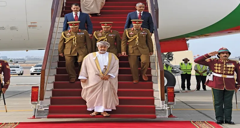 جلالة السلطان يعود إلى أرض الوطن .. وتوجيه عماني إماراتي بتطوير التعاون وإقامة شراكات استراتيجية