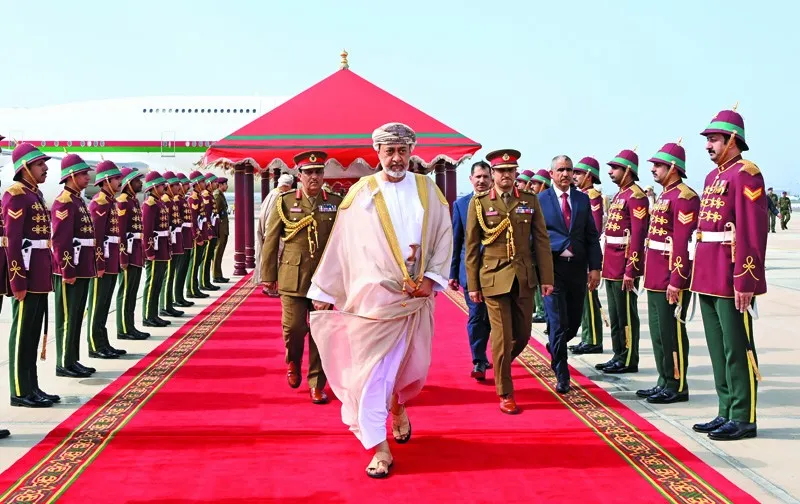 جلالة السلطان يعود إلى أرض الوطن .. وتوجيه عماني إماراتي بتطوير التعاون وإقامة شراكات استراتيجية
