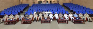 وفد عسكري باكستاني يزور مركز الأمن البحري