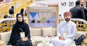متحف عمان عبر الزمان يشارك فـي سوق السفر العربي بإمارة دبي