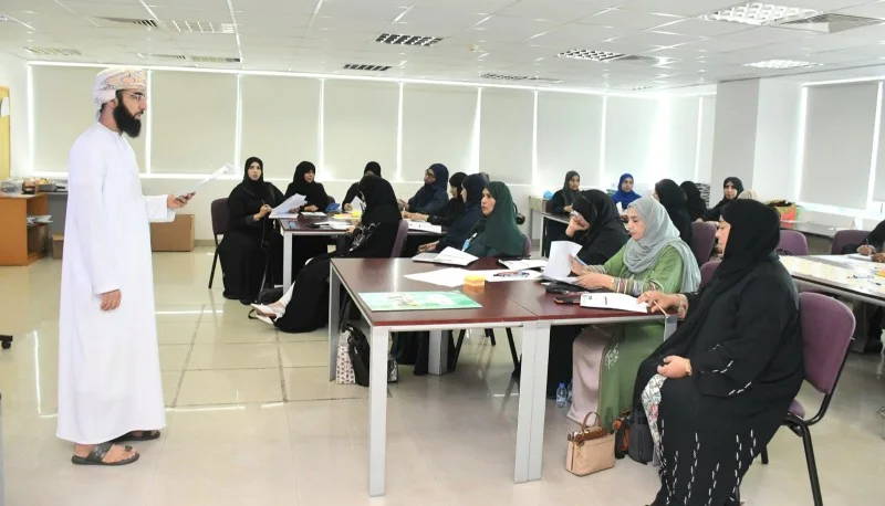 برنامج تدريبي حول مهارات القراءة المتدرجة والقراءة المستقلة
