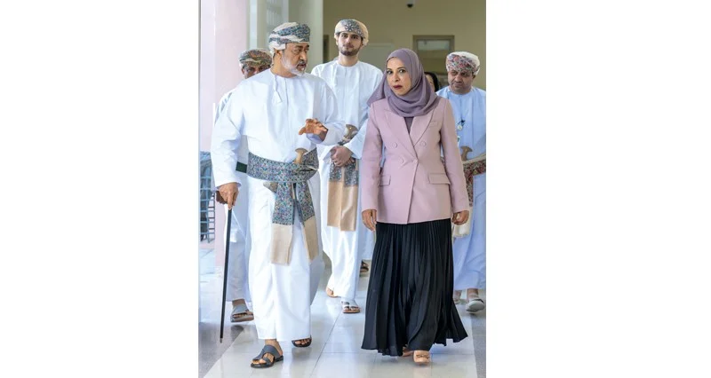 زيارة جلالة السلطان لمدرسة السلطان فيصل بن تركي رسالة عميقة الأثر للهيئات التعليمية والطلبة