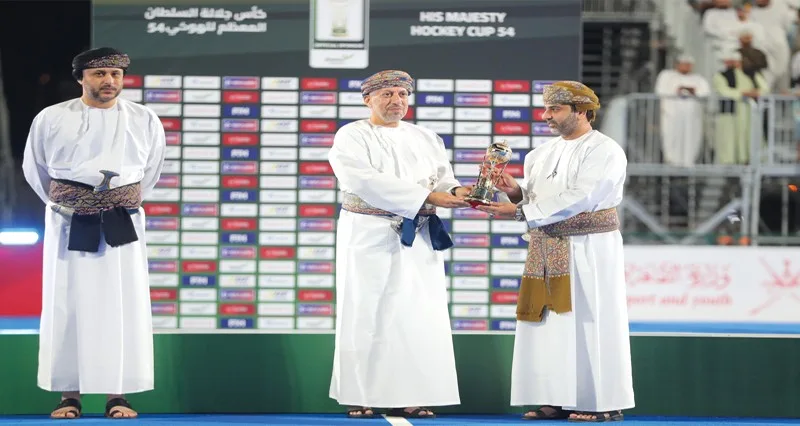 نادي العامرات يدخل قائمة أبطال الكأس بفوزه على صلالة فـي نهائي مثير